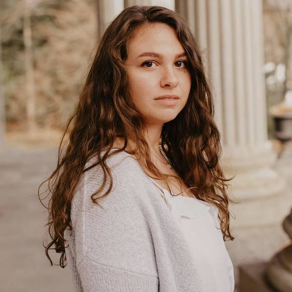 Meet your Posher, Claire - Picture 1 of 1